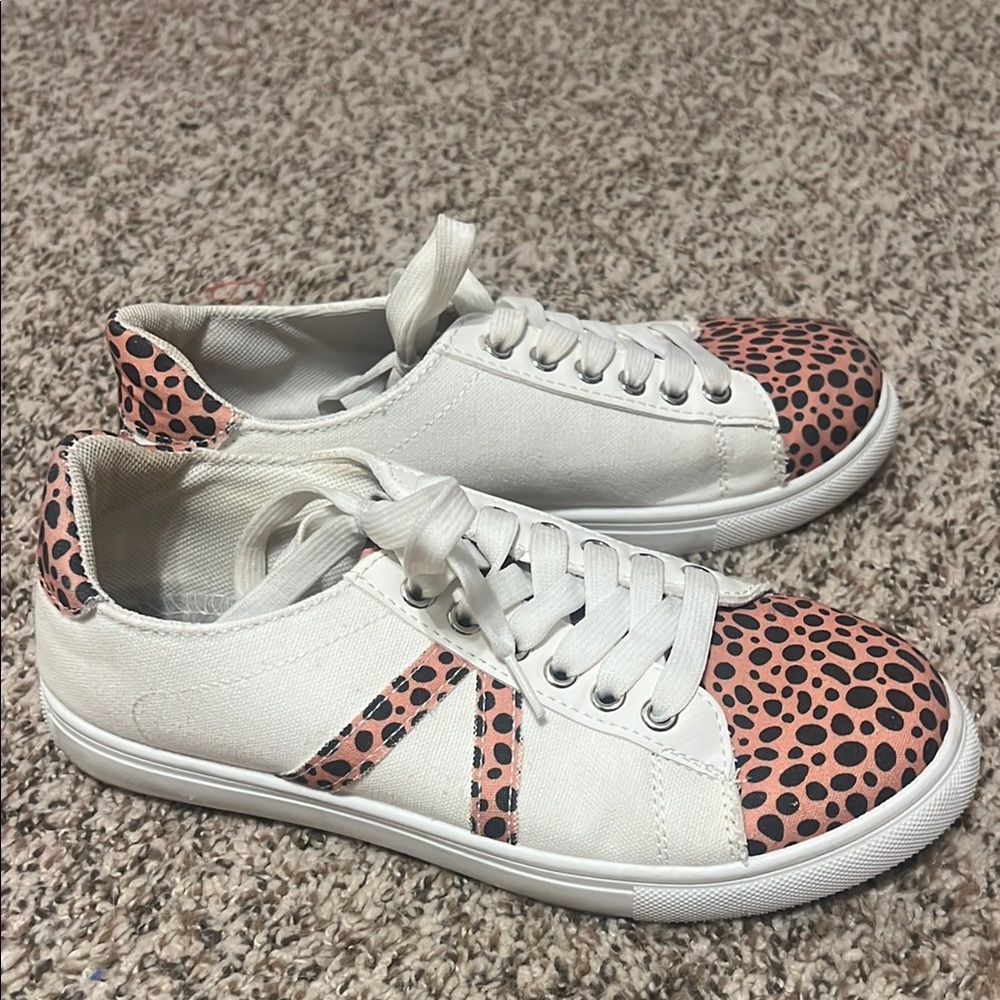 Stylish Polka Dot Women's Sneakers